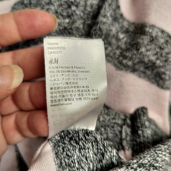 DIVIDED HM SWEATER Size 4 Pink and Grey Striped Long Sleeve #Basic #Cozycore - Picture 5 of 9